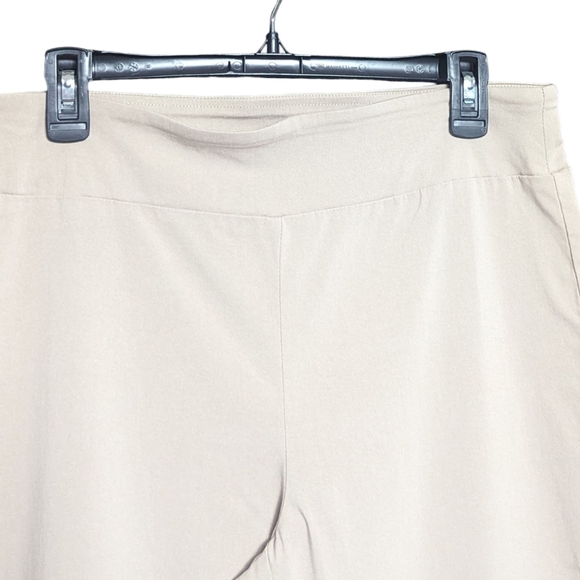 Allison Daley Capri - Picture 2 of 4